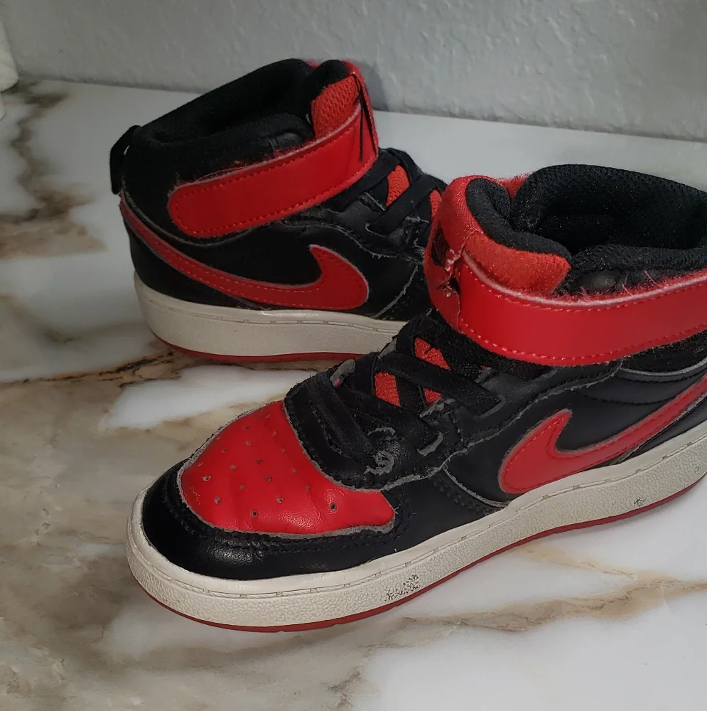 Nike Court Borough Mid 2. Toddler Size 9c Color Red And Black.